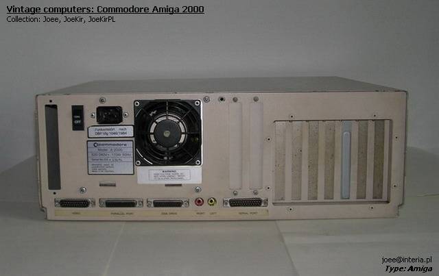 Commodore Amiga 2000 - 04.jpg